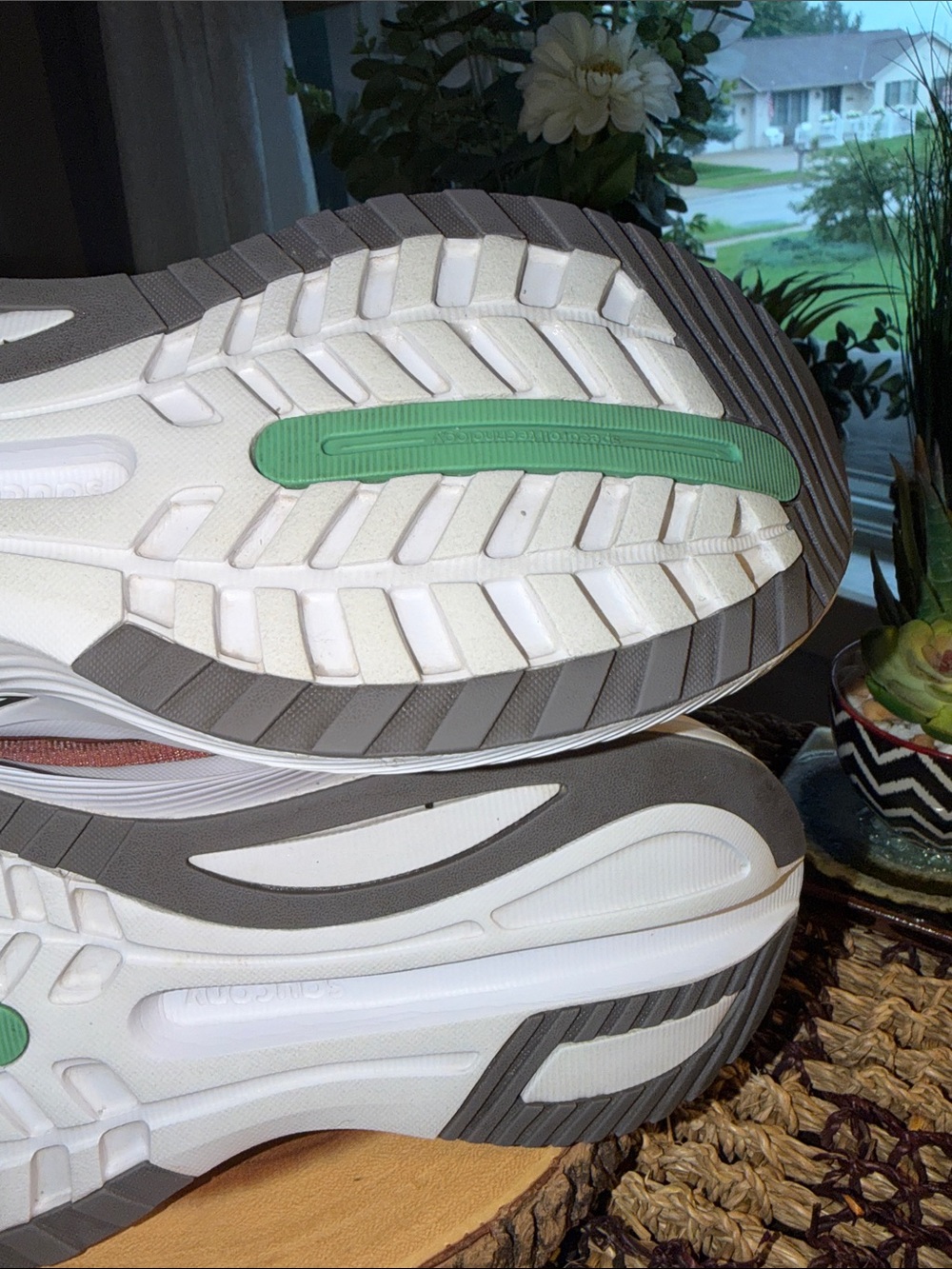 Saucony Endorphin Shift 3 Soot Basalt Running Shoes Women’s Size 9 - Picture 7 of 10